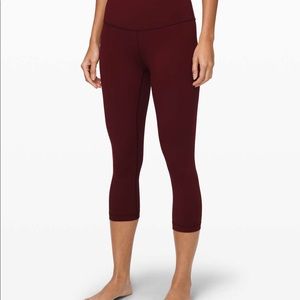 Lululemon Wunder Under Crop 21" in Garnet